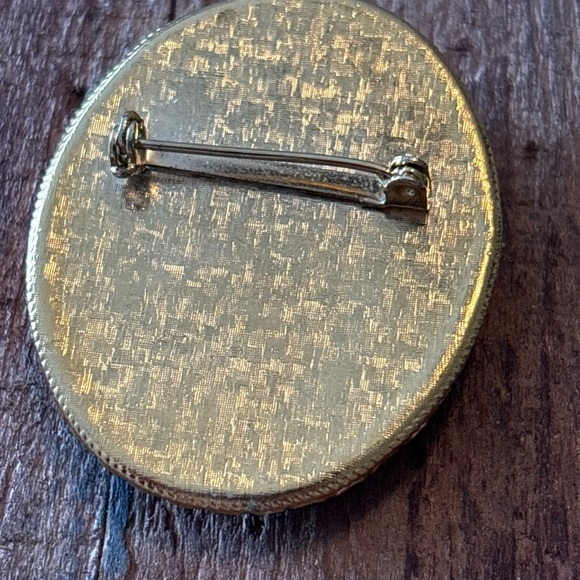 Hand Painted Grey and White Shaggy Dog Brooch - Picture 5 of 6